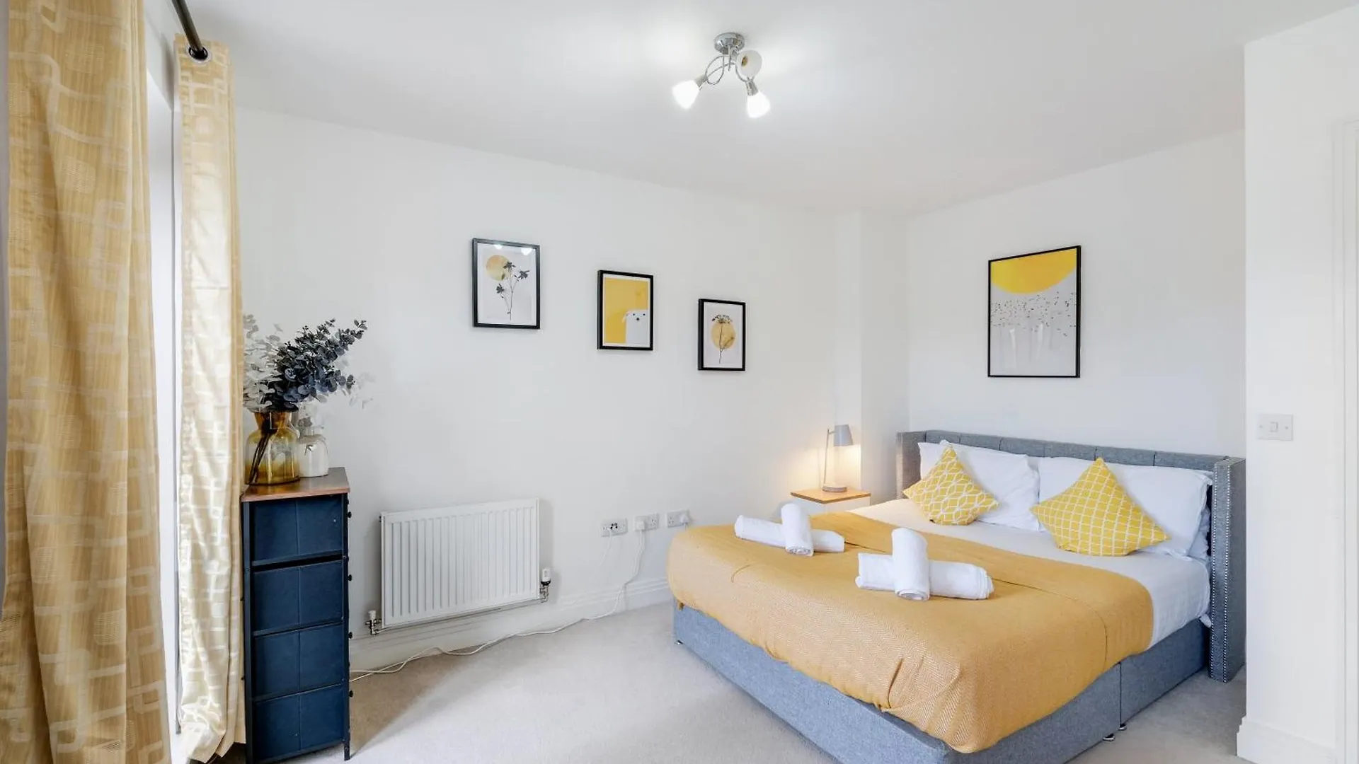 Foxherne 5Bdr 3Ba Serviced House With Parking - Slough By 360Stays 0*,