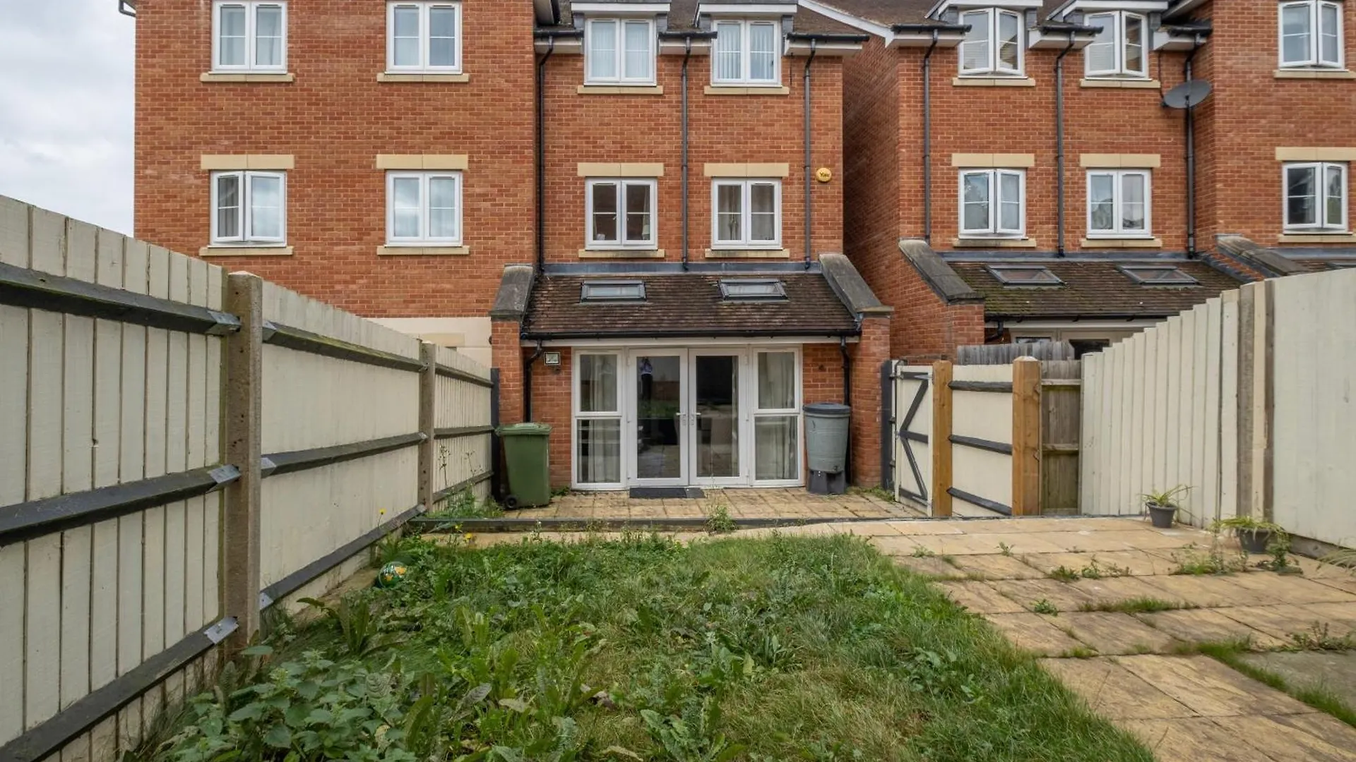 Foxherne 5Bdr 3Ba Serviced House With Parking - Slough By 360Stays Holiday home